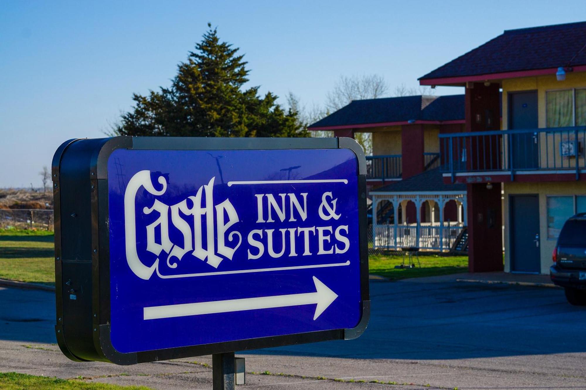 Castle Inn & Suites By Oyo تشيكاشا المظهر الخارجي الصورة
